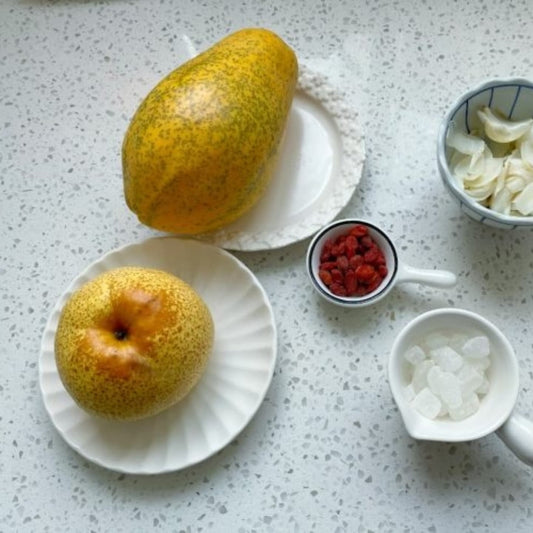 蒸し梨の漢方薬膳スープ